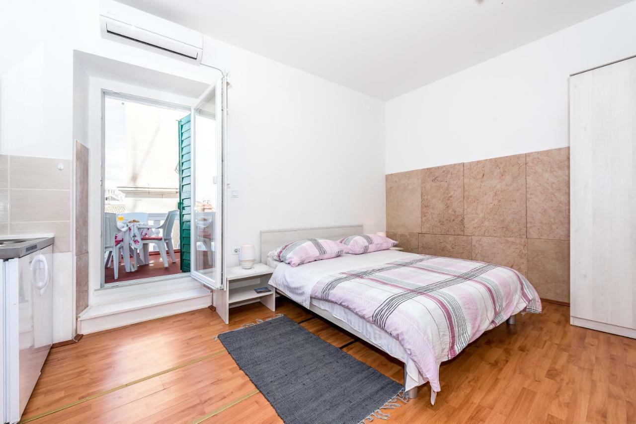 Apartmani Rina Шибеник Экстерьер фото